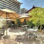 Vagabond Inn Executive Old Town