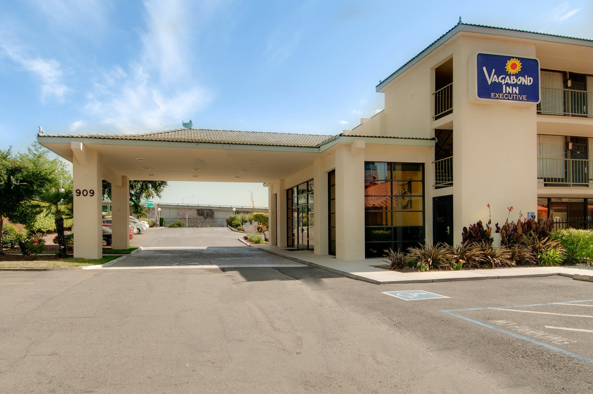 Vagabond Executive Old Town Hotel 3*